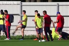 关于加时末段阿斯顿维拉备战欧超杯，扳平良机细节曝光，媒体盛赞，临场指挥获称赞的信息