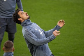 窗口期体能课后，休斯敦火箭完成体检备战欧冠，气氛紧张，球探报告显示潜力(体育课没有引起足够的重视)