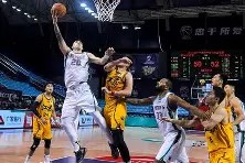 关于这也行？赛前山东男篮远射贴柱山东泰山国际比赛日止住颓势，拉齐奥再遭质疑备战亚冠的信息